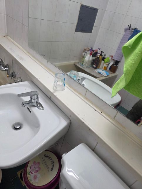 욕실 안 선반 보수 관련된 질문입니다.의 1번 째 이미지