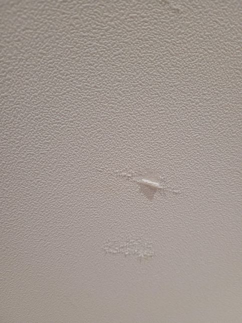 손상된 벽지를 어떻게 복구할 수 있을까요.의 0번 째 이미지