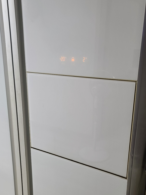 냉장고 작은도어가 너무 쿵 하고 세게 떨어지는데 어떻게 수리할 수 있나요?의 0번 째 이미지