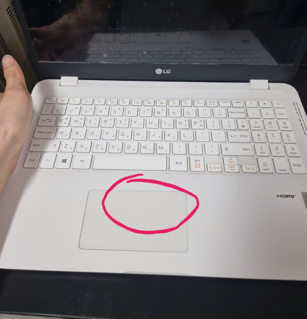 노트북 터치패드 물 흘렸을때..의 0번 째 이미지