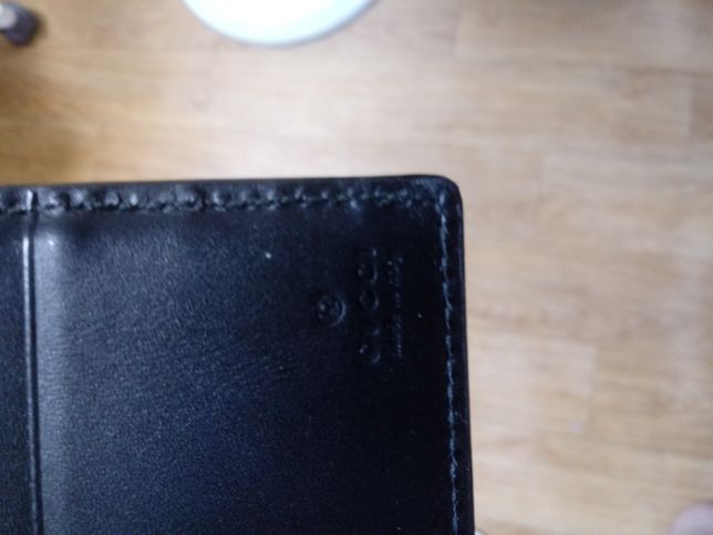 구찌 레드 울프 반지갑 정품인가요?의 1번 째 이미지