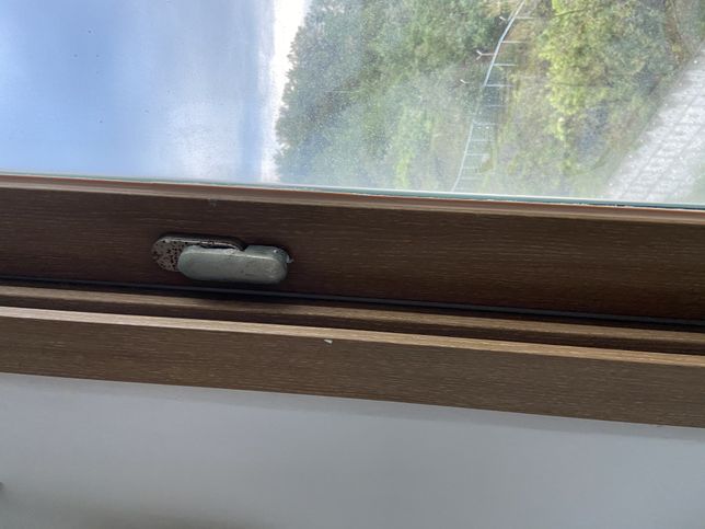 샷시 핸들 교체하고싶은데 잘 아시는분 계시나요?의 1번 째 이미지