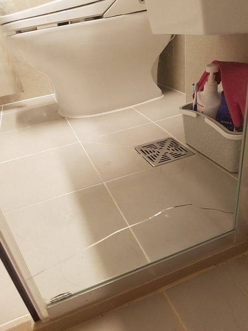 신축 아파트 샤워부스 금간 현상 대책은요????의 0번 째 이미지