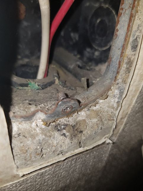 오래되어서 야마(?)난 나사 빼는 방법 좀 알려주세요의 0번 째 이미지