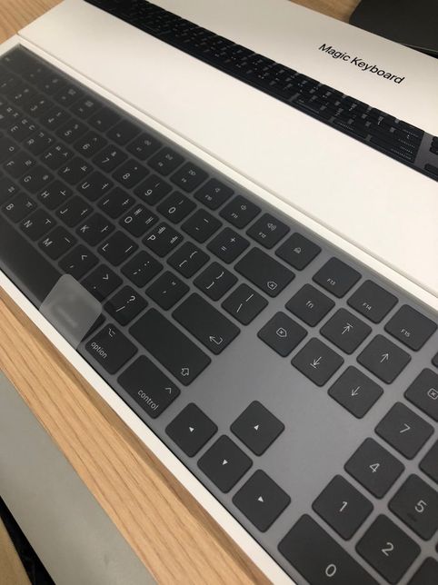 애플 매직 키보드 스페이스 그레이 텐리스 없나요?의 0번 째 이미지
