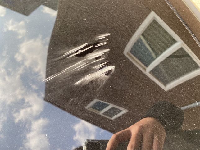 주행중 날아온 물체로 인해 손상 된 차량에 대한 수리는 본인부담일까요?의 0번 째 이미지