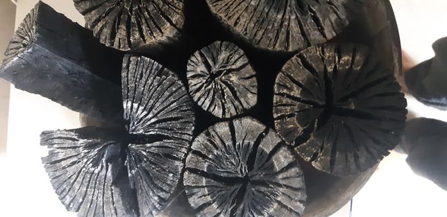 거실에 있는 숯인데 곰팡이 인가요?의 0번 째 이미지