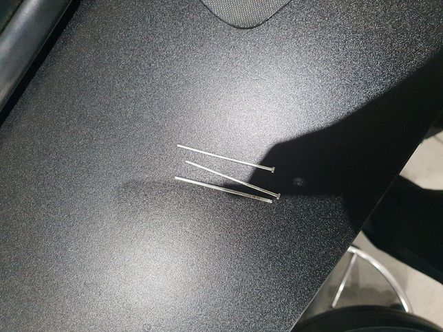 타이어 옆에 펑크 났어요 교환해야할까요?의 1번 째 이미지