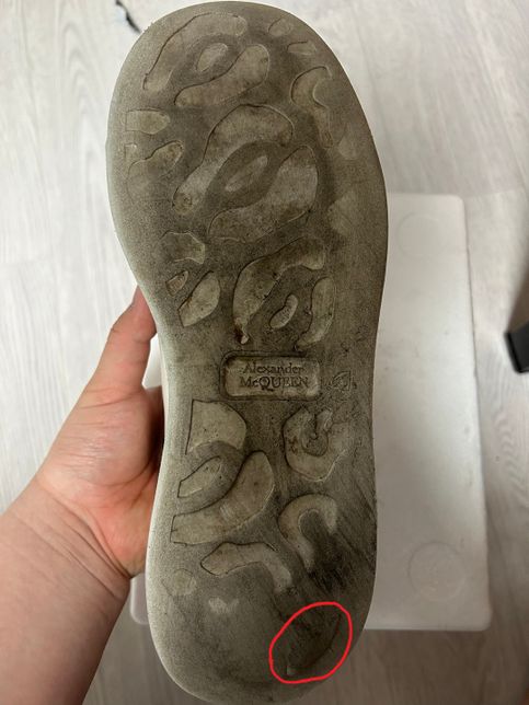 중고거래중 하자 미기재 이거 환불 해드려야되나요의 0번 째 이미지