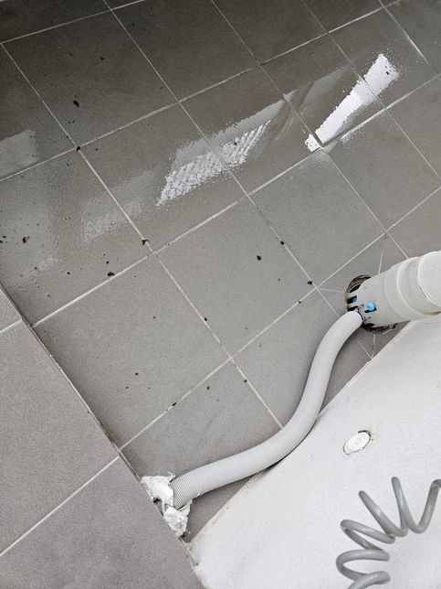 배란다 세탁기 물 내려갈때 먼지가 올라와요의 0번 째 이미지