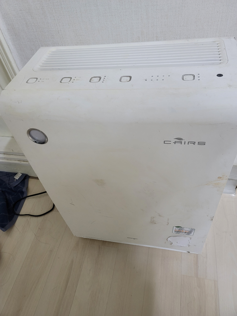 이런 공기청정기 폐기시 그냥 내 놓으면 가져갈까요 스티커를 붙여서 버려야 할까요의 0번 째 이미지