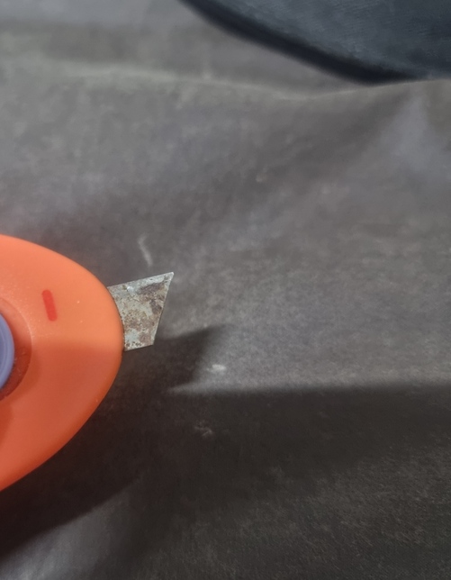 녹슨 택배칼 교체하고 싶은데 이게 교체가 가능한가요?의 0번 째 이미지