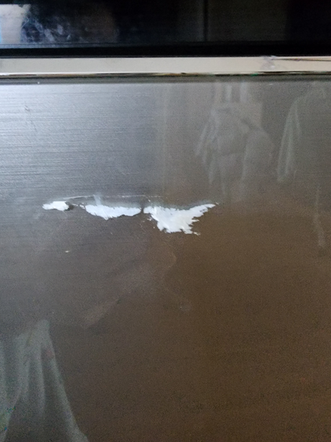 이거 어떻게 닦으면 흔적없이 떼질까요?의 0번 째 이미지