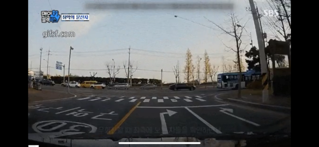 우회전 신호 없는 2차로 우회전에서 어느 차로로 우회전 해야하나요?의 0번 째 이미지