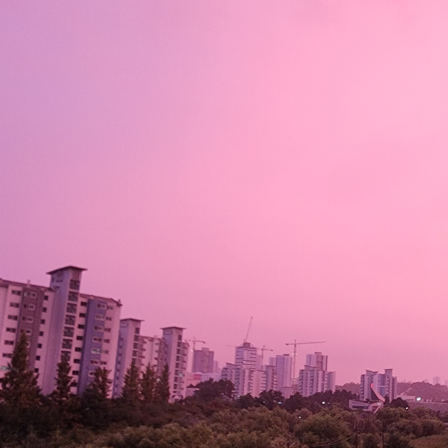 해가 질 때 하늘 색이 달라지는 이유가 뭔가요?의 0번 째 이미지