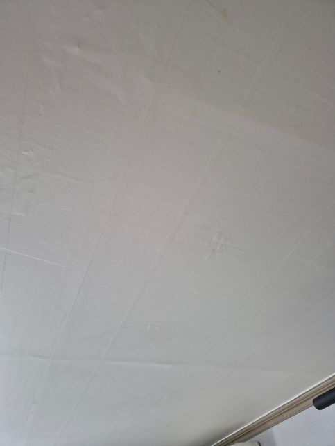 원룸(월세) 벽지 천장 얼룩 괜찮을까요?의 0번 째 이미지