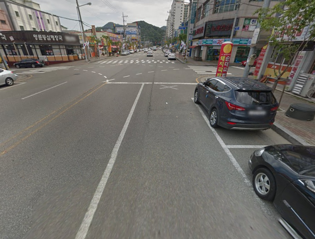 차로위 자전거와 자동차 충돌사고가 났습니다 억울합니다의 0번 째 이미지