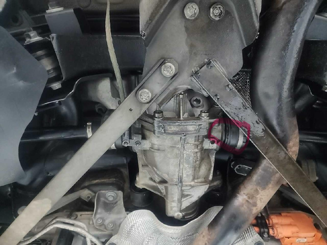 차량 주행중. 구동축이 빠졋는데 주행중에도 구동축이 디퍼런셜에서 빠질수도 있나요?의 0번 째 이미지