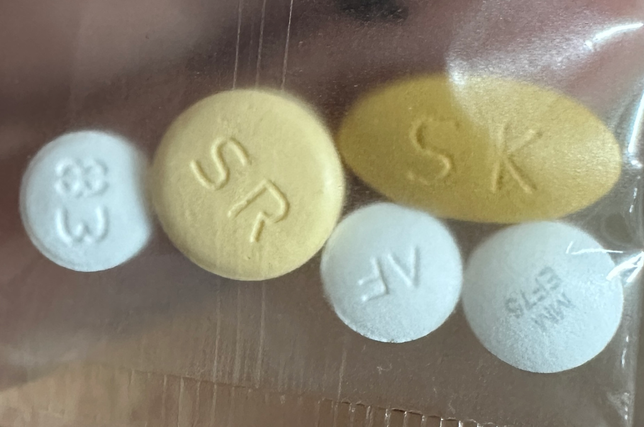 야즈 피임약 복용중 진통제 같이먹어도 될까요?의 0번 째 이미지