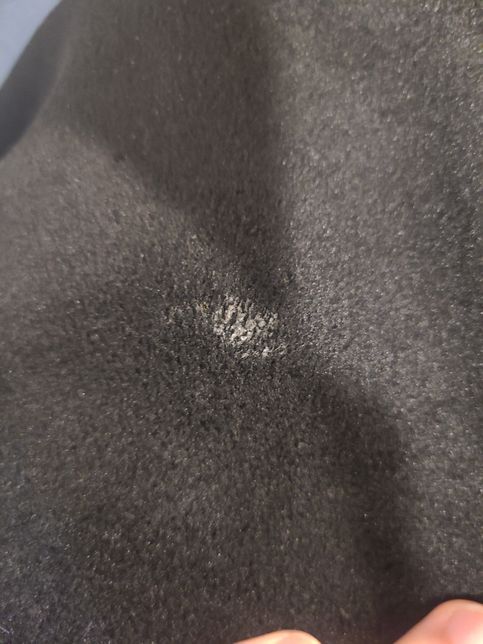 코트에 담배빵 놔서 고민인데 수선 비용이 궁금해요의 0번 째 이미지