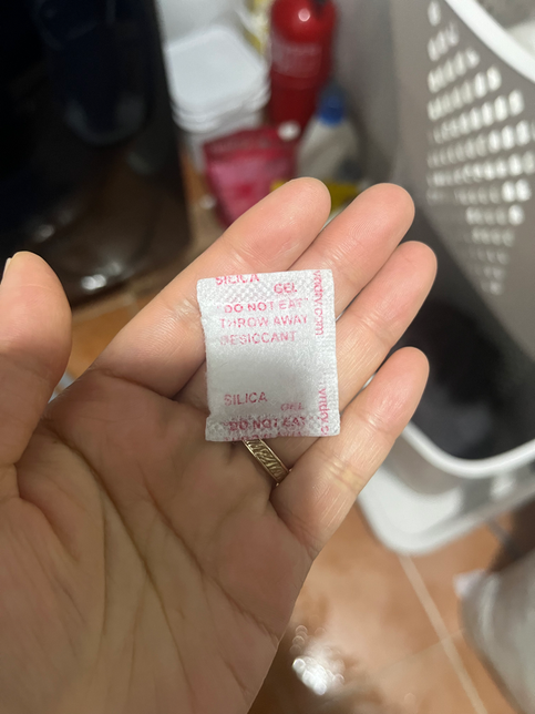 실리카겔을 넣고 세탁기를 돌린 것 같은데 괜찮을까요?의 0번 째 이미지