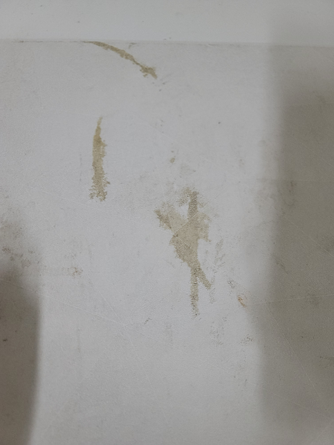 김치냉장고 위의 찌든때는 어떻게 닦을 수 있을까요?의 0번 째 이미지