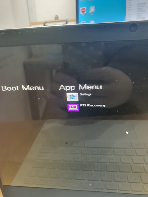 노트북 포멧 했는데 왜 이렇게 된거죠? 어떻게 하는지 도 알려주세요 ㅠㅠ의 0번 째 이미지