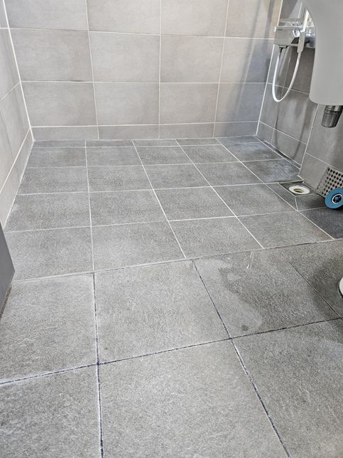 입주청소 후 화장실바닥 상태 괜찮을까요?의 1번 째 이미지