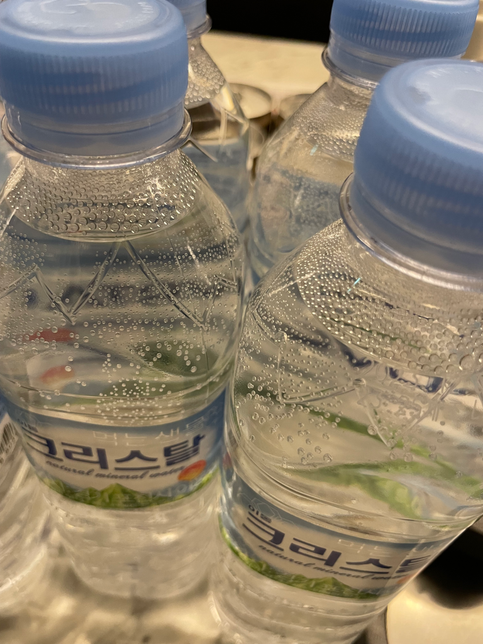 페트병 물안에 기포가 있으면 안되는거 아닌가요???의 0번 째 이미지