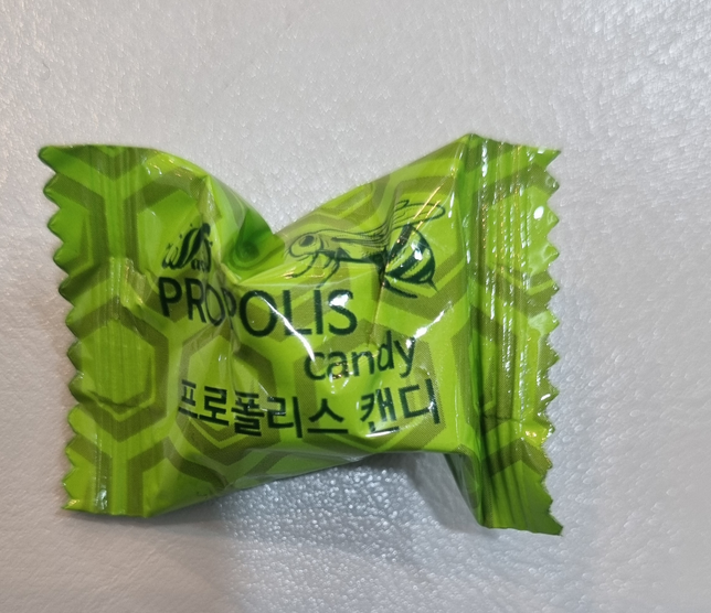 목이 칼칼하다고 하니 약국에서 프로폴리스 캔디 주셨는데, 이거 몇개까지 먹어도 되나요?의 0번 째 이미지