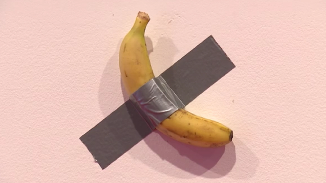 먹는 바나나가 전시회에 전시되었는데요. 미술 작품으로 인정받을 수 있는 이유가 무엇인가요?의 0번 째 이미지