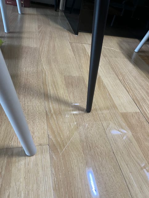 누수업체의 잘못으로 집에 마루판들이 들떳는데 보상을 장판으로 해주겠다는 소리만하고 대회를 피합니다. 법적으로 처벌이 가능할까요?의 1번 째 이미지