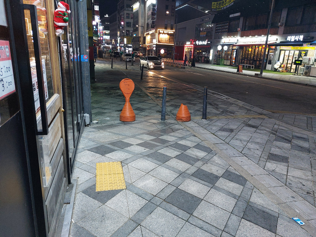 보행자가 구조물에 걸려 넘어짐 사고 책임 여부가 궁금합니다?의 0번 째 이미지