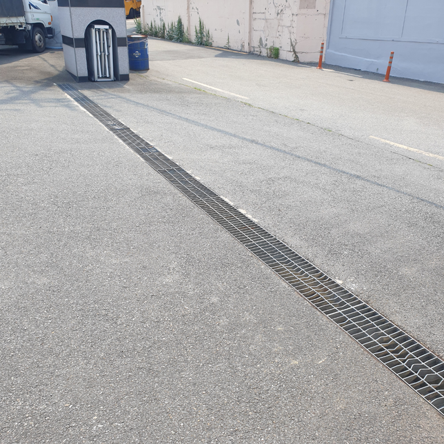 회사 입출고 마당에 물받이는 있어야 하나요?의 0번 째 이미지