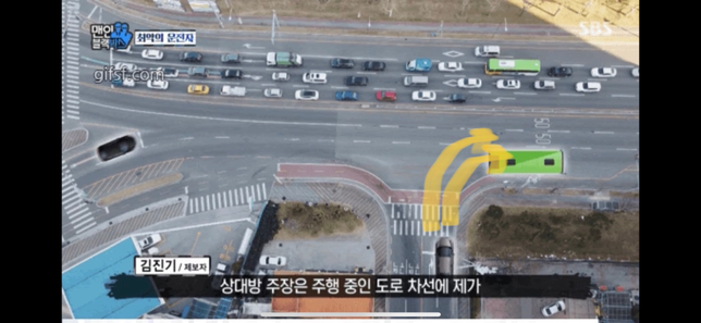 우회전 신호 없는 2차로 우회전에서 어느 차로로 우회전 해야하나요?의 1번 째 이미지