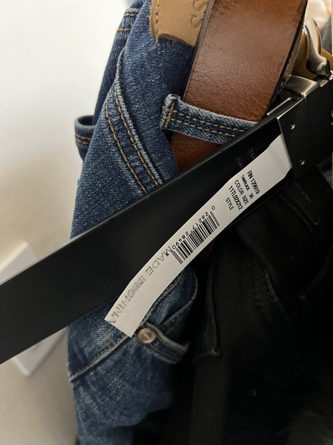 벨트의 이부분은 먼가요? 떼고 쓰는게 맞겠죠??의 0번 째 이미지