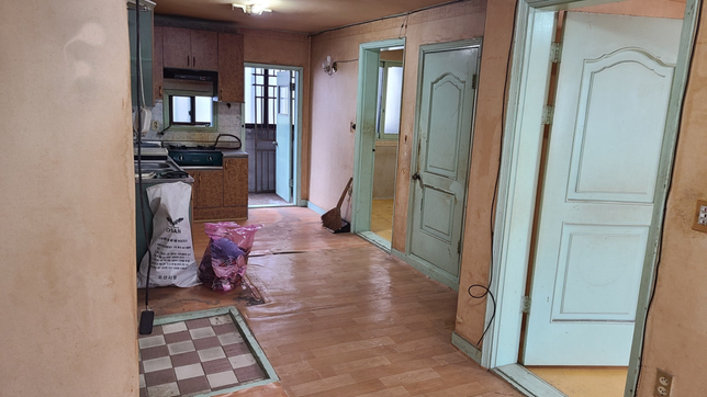 34년된 빌라입니다. (사진첨부)의 1번 째 이미지