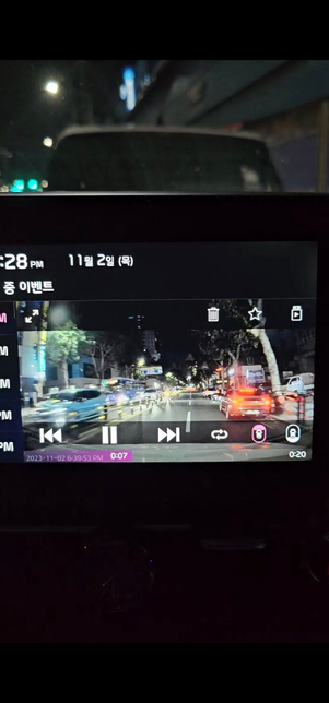 2차선 도로인데, 우회전해서 나오는 차량이랑 사고가 났는데요~의 0번 째 이미지