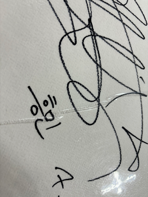 손흥민 싸인볼 + 손흥민 친필싸인 훼손 및 작업불량의 1번 째 이미지