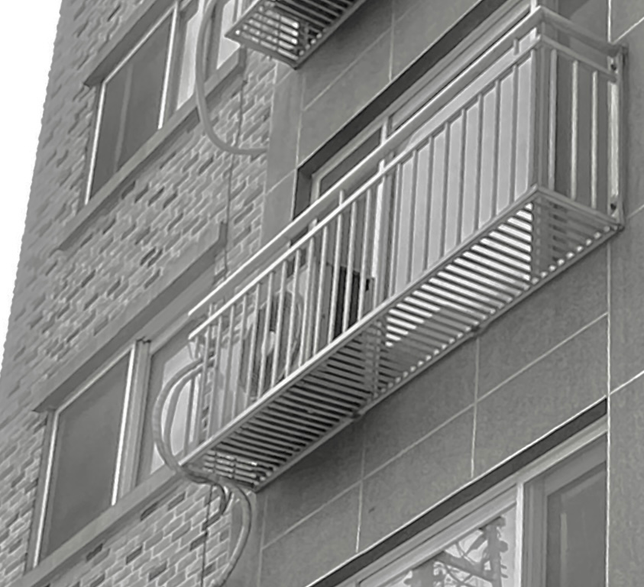 빌라 창문 외벽에 임의로 난간선반 설치 가능한가요?의 0번 째 이미지