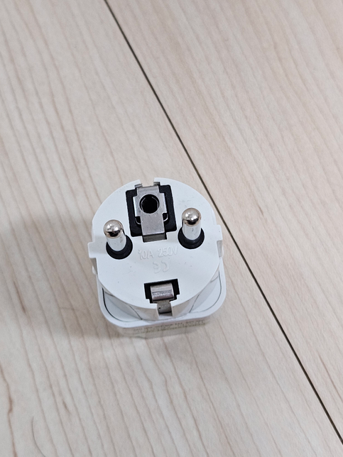 EU 플러그가 달린 제품을 샀는데 변환기를 쓰면 되나요?의 1번 째 이미지