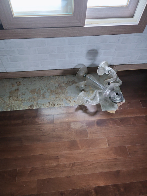 월세 하자 고쳐준다는 답 받고 이사했는데... 수리 안해주고 곰팡이와 다른 다수의 하자 발견 사기죄로 고소할 수 있을까요???의 3번 째 이미지