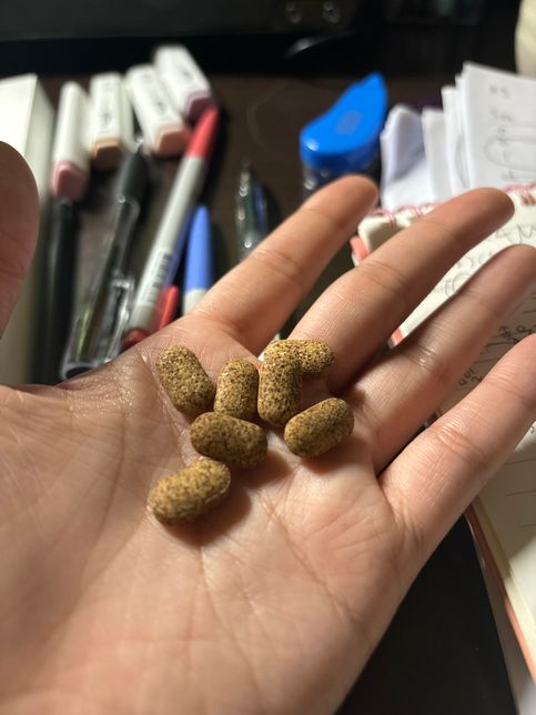 영양제 색이 요상한데 먹어도 되나요?의 0번 째 이미지