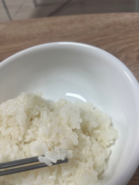 밥을지엇는데 쌀눈? 같은게 하나있습니다의 0번 째 이미지
