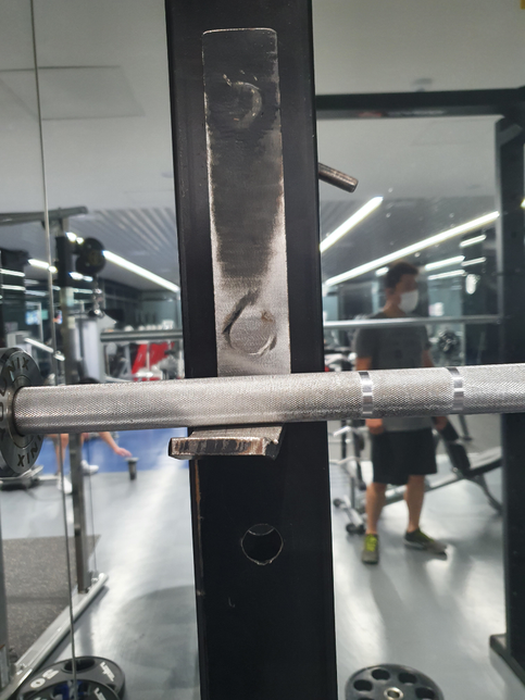 헬스장에서 수리비내라고 하는데 어떻게 하면 좋죠?의 1번 째 이미지