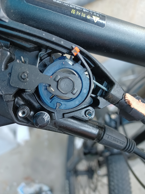 브레이크 블리딩 넣는 나사 공간은의 0번 째 이미지