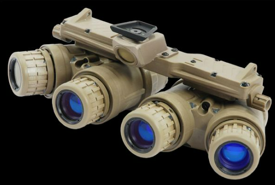 미군들은 전투할때 렌즈처럼 생긴거 여러개를 사용하는 이유가 뭔가요?의 0번 째 이미지