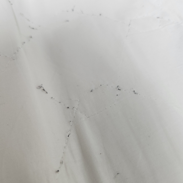 매트리스 토퍼에 실밥부분들이 거뭇거뭇 변했어요의 0번 째 이미지