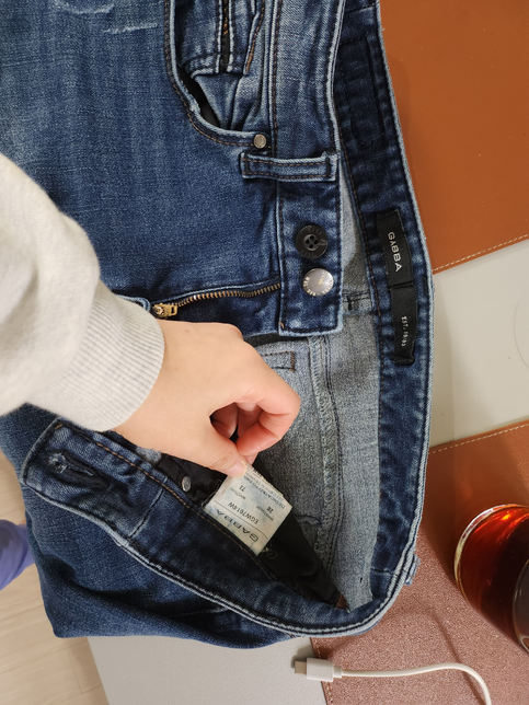 혹시 이 청바지 있으신분 바지 앞뒤사진 있을까요?의 0번 째 이미지