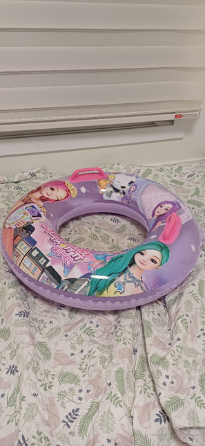 휴가철 튜브바람뺄때 아이가 빼도 되는건가요?의 1번 째 이미지